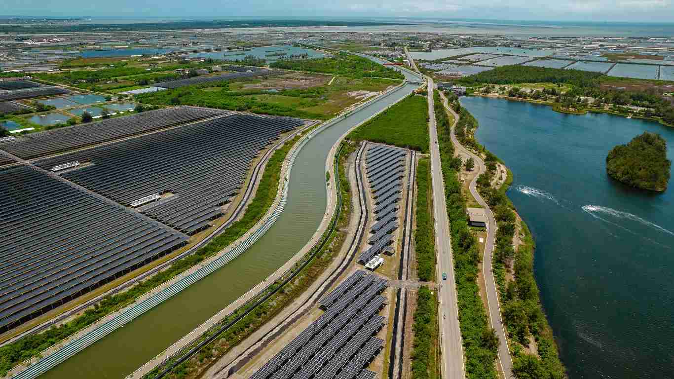 28国际能源事业提供智慧能源管理、、、太阳能监控管理、、全方位电厂建置及运维解决方案，，并拥有管理超过6000案场的经验