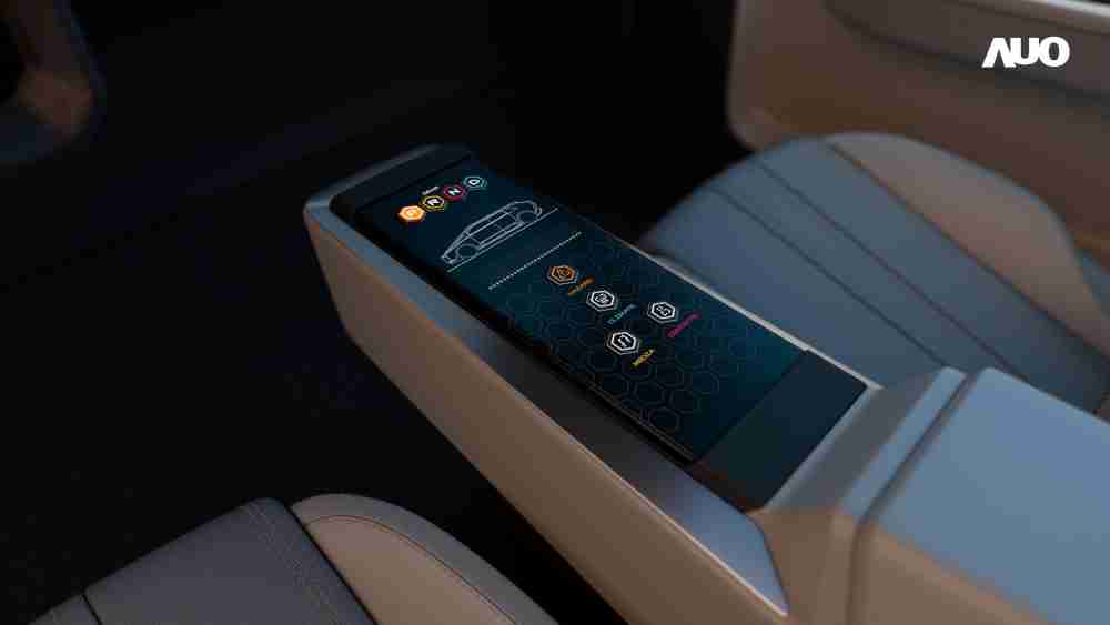 28国际以人性化设计打造多变形态中控显示(Morphing Center Control)，，，不使用时仅平面显示信息，，，，进行操作时，，，，显示器则会动态隆起，，，转变成3D实体按钮，，，并有触觉回馈，，展示人机互动新体验